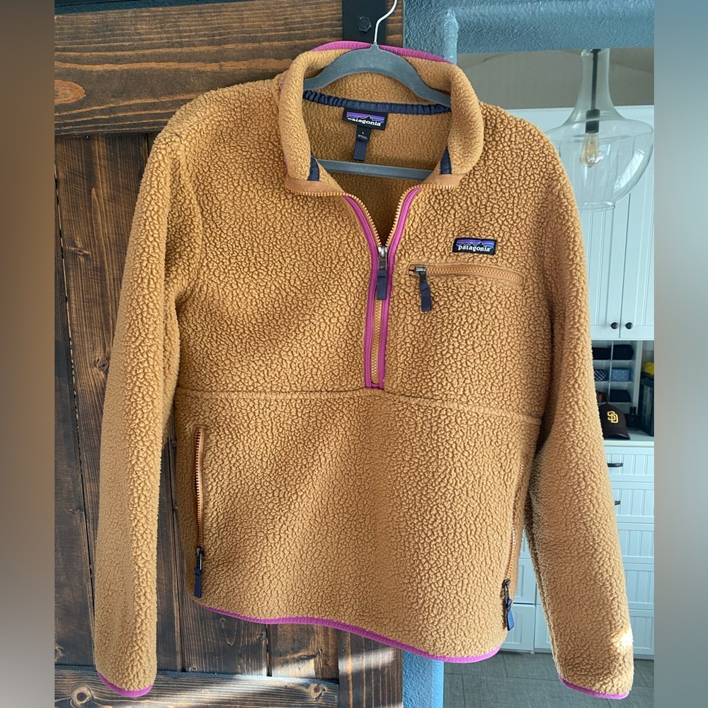 Patagonia Tan Retro Pile 1/4 Zip Fleece with Pink Accents
